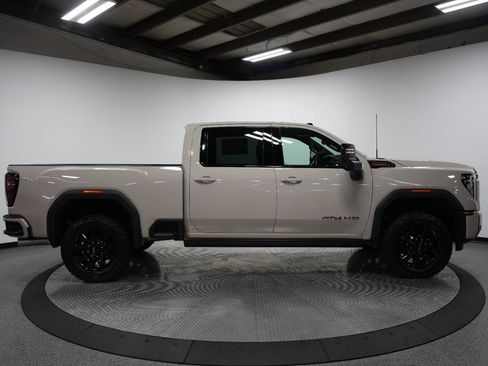 New 2026 GMC Sierra 2500 AT4 w/ AT4 Premium Plus Package AWD/4WD image 11