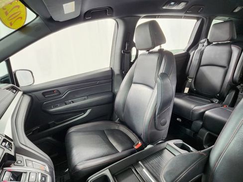 Used 2023 Honda Odyssey Sport image 13