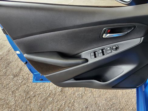 Used 2017 Toyota Yaris iA FWD image 12