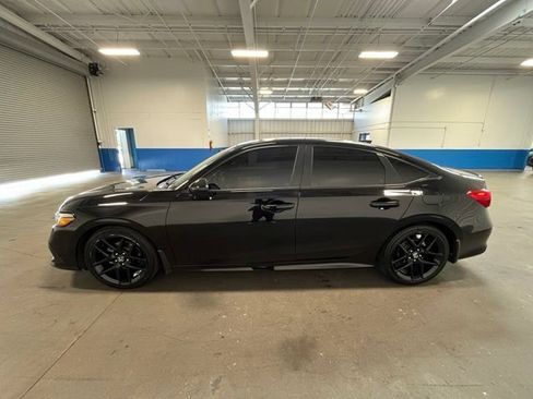 Used 2023 Honda Civic Sport image 6