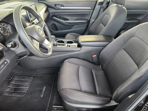 Used 2023 Nissan Altima 2.5 SV image 14