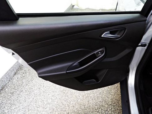 Used 2016 Ford Focus SE FWD image 9