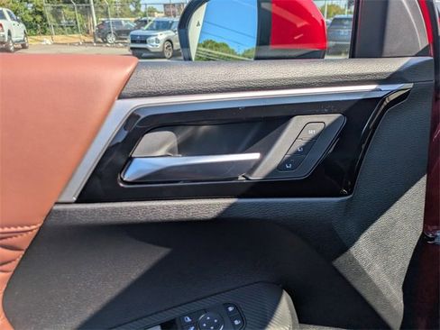 New 2025 Mitsubishi Outlander SEL image 12