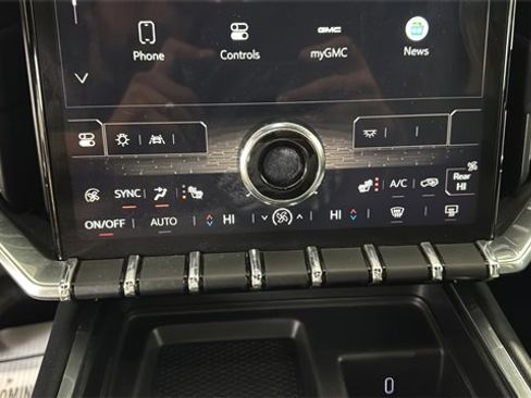 Used 2025 GMC Acadia Elevation image 31