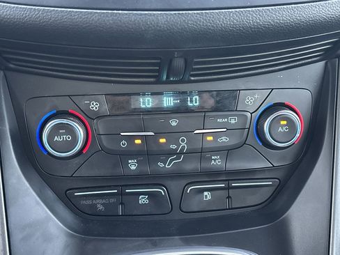 Used 2017 Ford C-MAX SE image 22