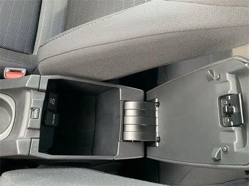 Used 2024 Toyota Corolla Cross SE image 26