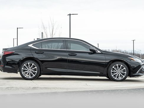 Used 2019 Lexus ES 350 Ultra Luxury image 3