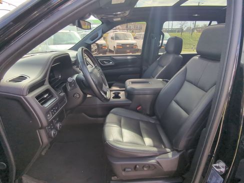 Used 2023 Chevrolet Suburban RST w/ Luxury Package image 20