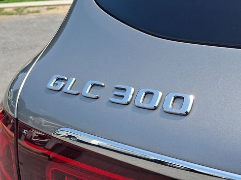 Used 2020 Mercedes-Benz GLC 300 4MATIC image 31