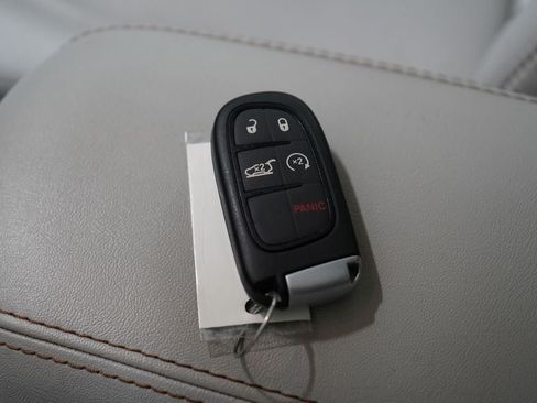 Used 2021 Jeep Cherokee Limited AWD/4WD image 19