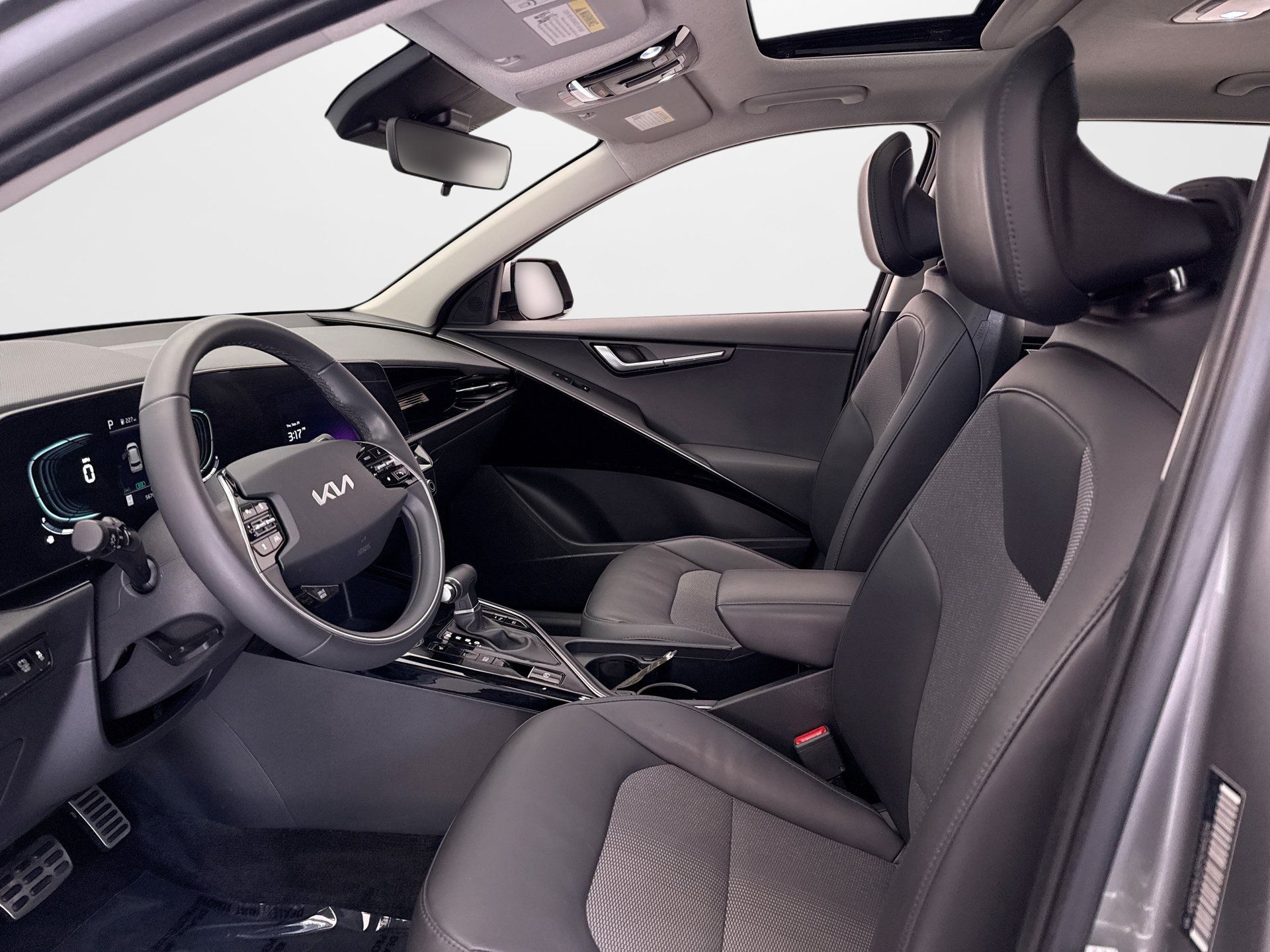 Used 2023 Kia Niro EX Touring FWD image 10