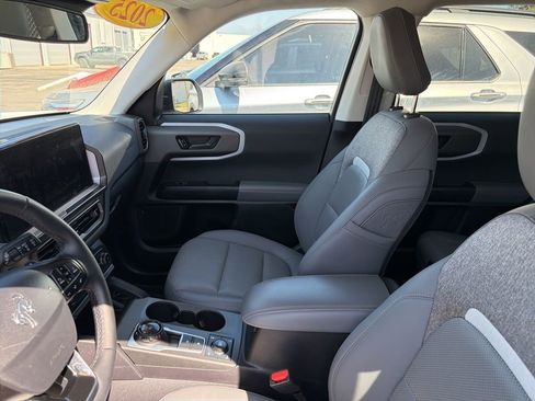 Used 2025 Ford Bronco Sport Badlands image 16