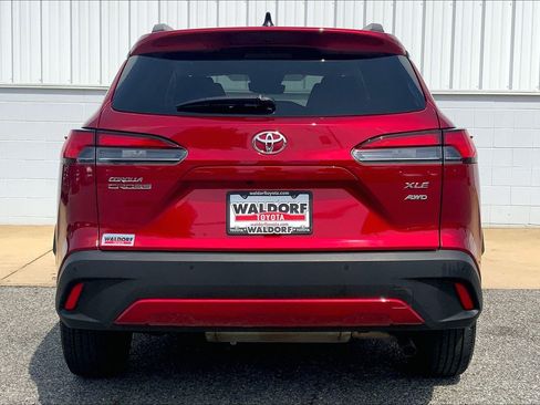 Used 2025 Toyota Corolla Cross XLE AWD/4WD image 5