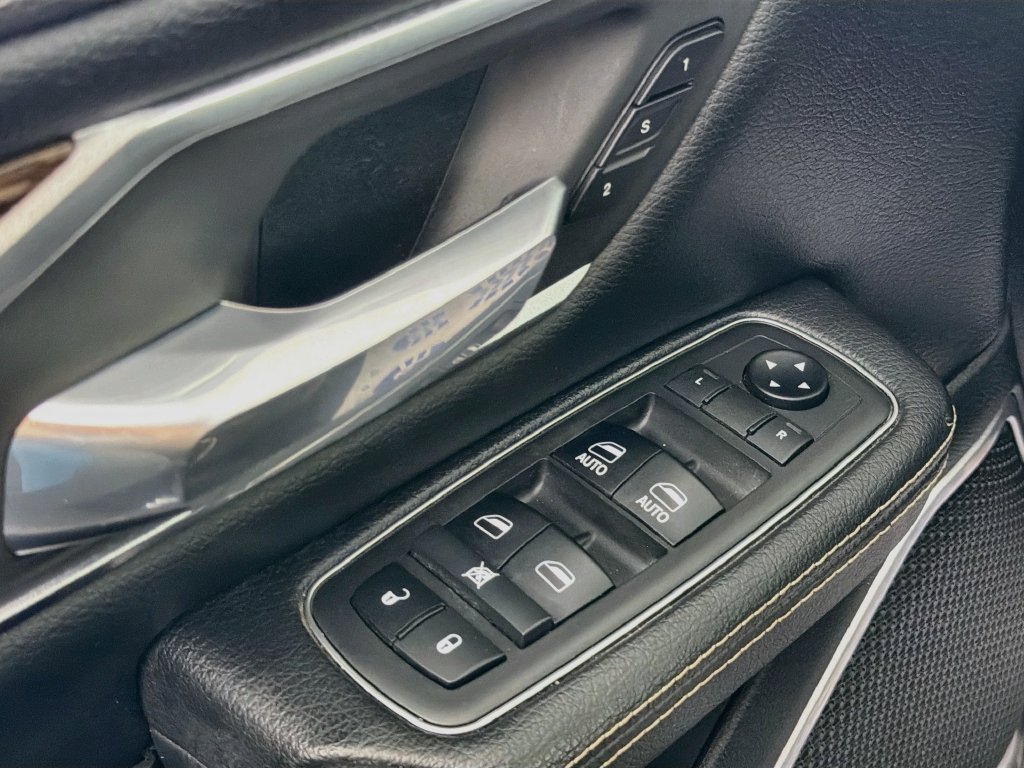 Used 2019 RAM 1500 Laramie w/ Trailer Tow Group AWD/4WD image 18