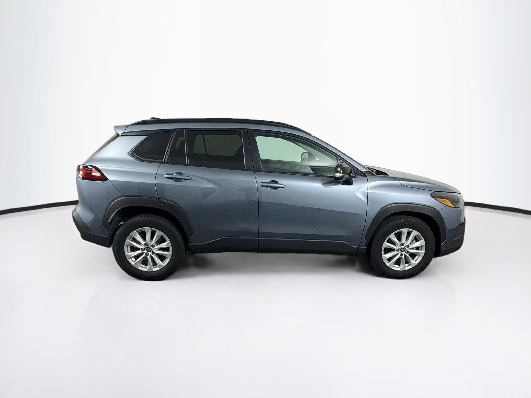 Used 2026 Toyota Corolla Cross LE FWD image 10