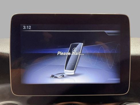 Used 2019 Mercedes-Benz GLA 250 w/ Convenience Package image 36