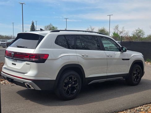 New 2026 Volkswagen Atlas Peak Edition AWD/4WD image 5