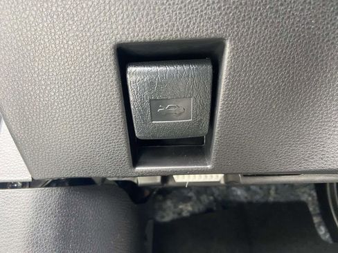 Used 2025 Toyota Corolla SE image 29