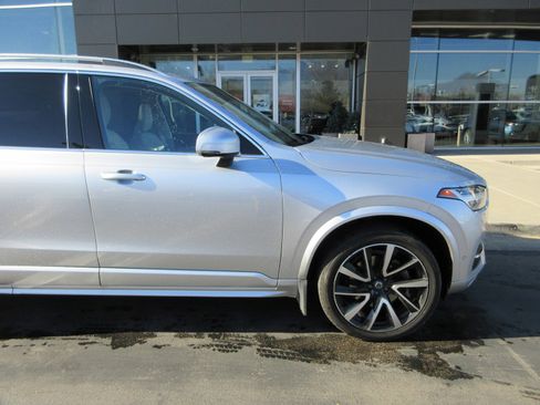 Used 2019 Volvo XC90 T6 Momentum w/ Advanced Package image 13