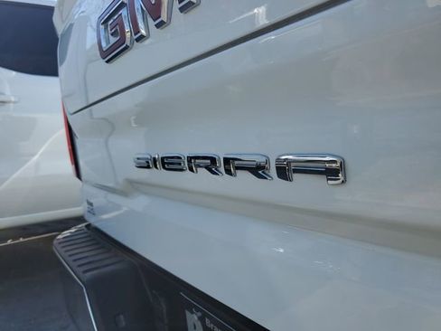 Used 2025 GMC Sierra 1500 SLT image 7