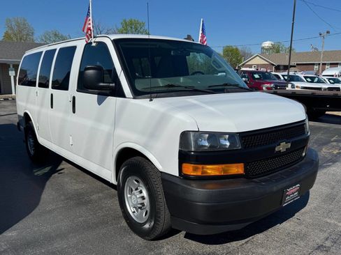 Used 2018 Chevrolet Express 2500 LS w/ Driver Convenience Package image 4