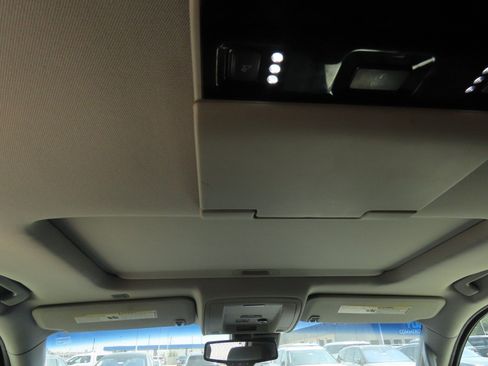 Used 2015 Chevrolet Tahoe LT RWD image 18