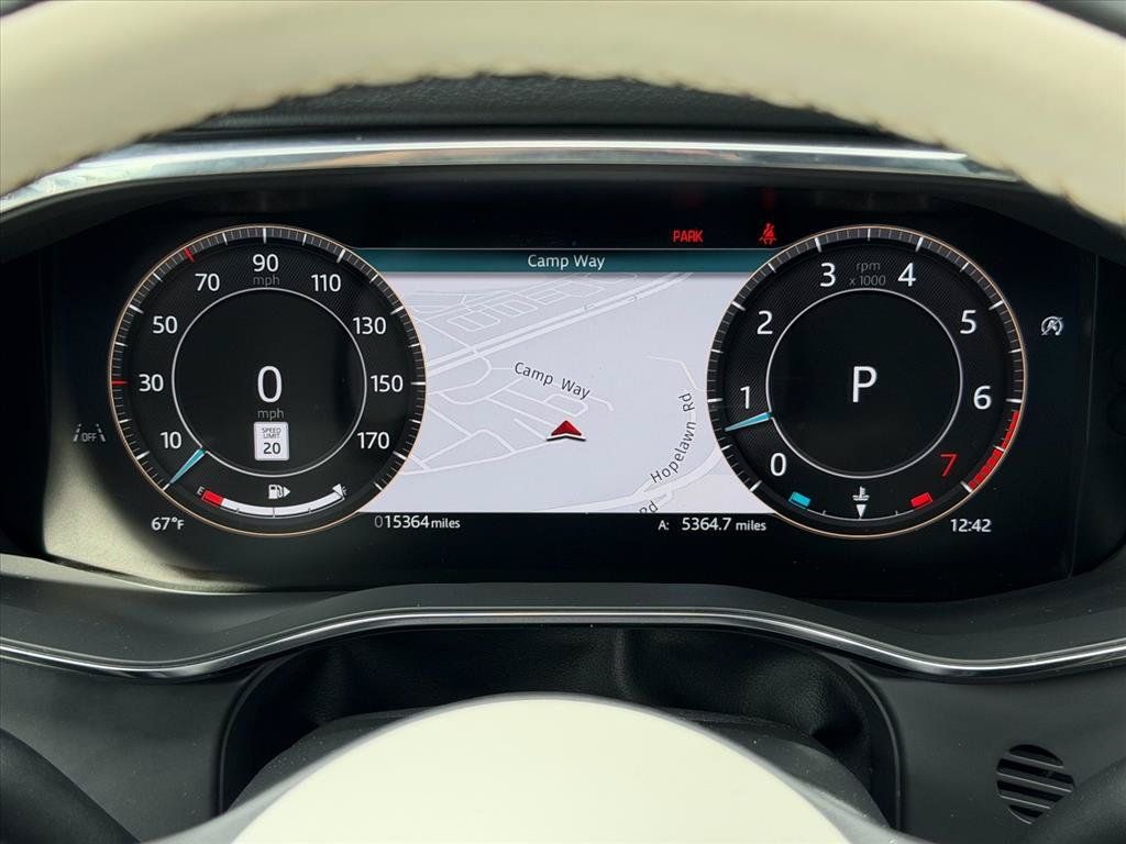Used 2025 Jaguar F-PACE R-Dynamic S AWD/4WD image 16
