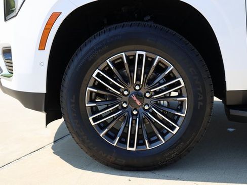 New 2026 GMC Yukon Elevation image 9