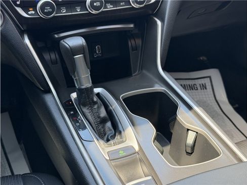 Used 2018 Honda Accord EX image 42