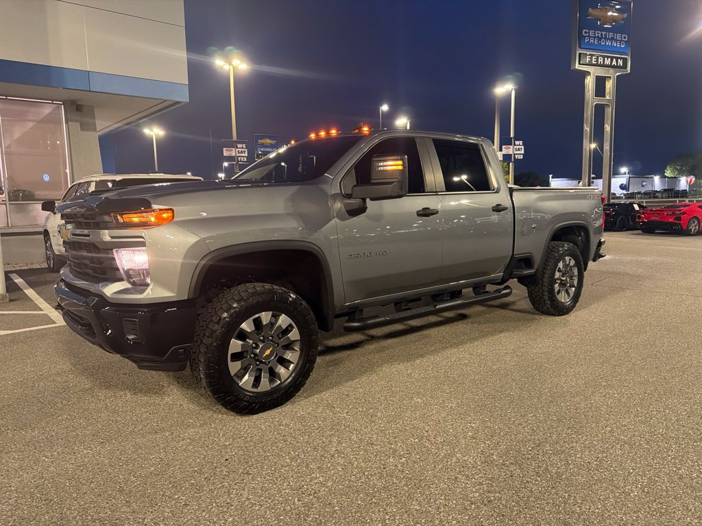 Used 2024 Chevrolet Silverado 2500 Custom w/ Custom Value Package AWD/4WD image 2