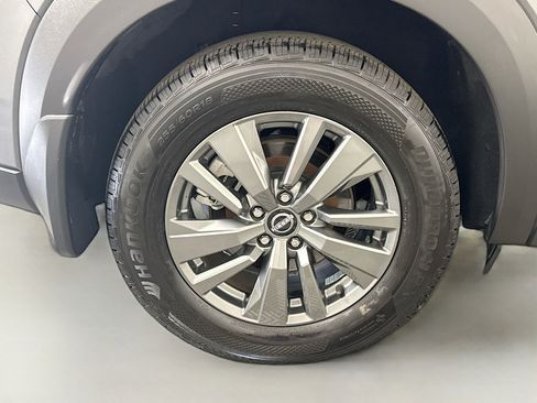 Used 2022 Nissan Pathfinder SV image 33