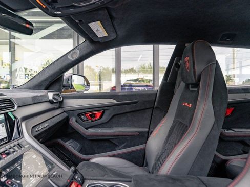 Used 2023 Lamborghini Urus Performante AWD/4WD image 26