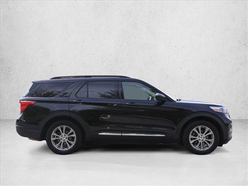Used 2020 Ford Explorer XLT w/ Equipment Group 202A AWD/4WD image 4