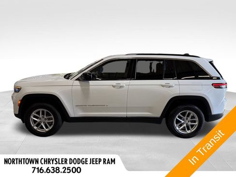 Used 2025 Jeep Grand Cherokee Laredo X w/ Luxury Tech Group I AWD/4WD image 3