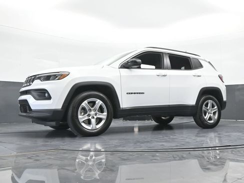 Used 2023 Jeep Compass Latitude AWD/4WD image 52