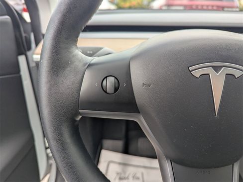 Used 2021 Tesla Model Y Long Range image 29