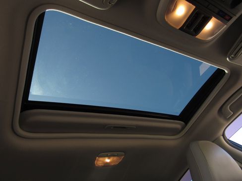 Used 2019 Subaru Crosstrek 2.0i Limited w/ Moonroof Package w/Navigation image 8