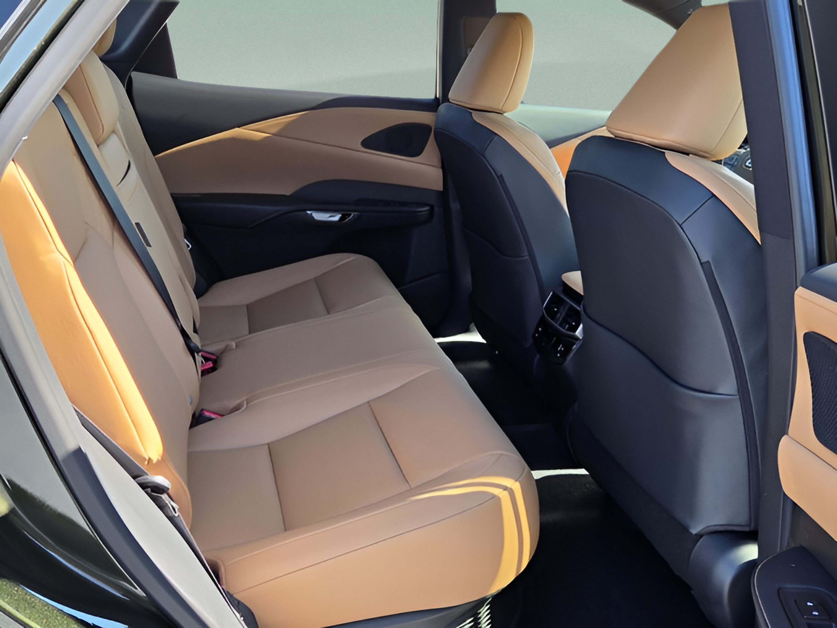 New 2026 Lexus RX 350h AWD/4WD image 17