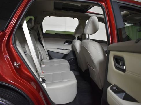 Certified 2024 Nissan Rogue SV w/ SV Premium Package AWD/4WD image 32