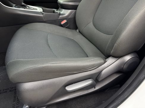 Used 2023 Toyota RAV4 LE FWD image 32