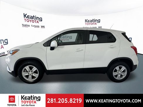 Used 2022 Chevrolet Trax LS w/ Tint and Cruise Package image 8
