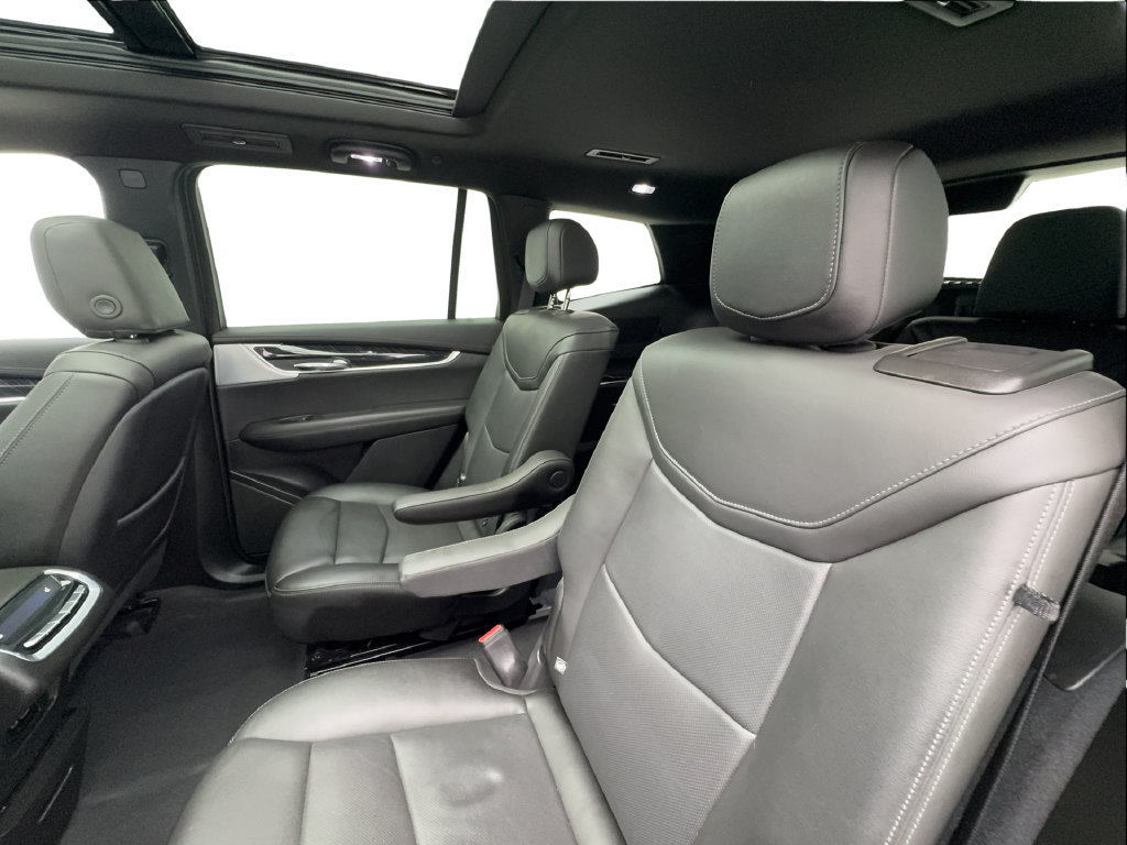 Used 2025 Cadillac XT6 Premium Luxury AWD/4WD image 28