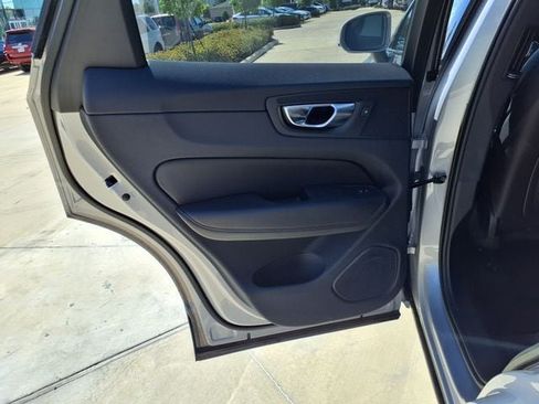 Certified 2023 Volvo XC60 B5 Plus w/ Climate Package AWD/4WD image 17