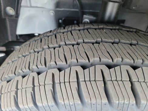 New 2025 Ford Transit 250 148 Medium Roof image 28