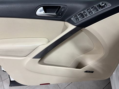 Used 2014 Volkswagen Tiguan SEL image 18