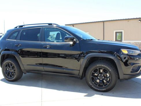 Used 2022 Jeep Cherokee Latitude w/ Sun & Sound Group AWD/4WD image 32