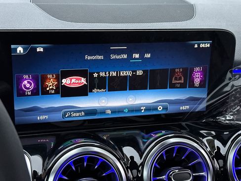 New 2026 Mercedes-Benz GLB 250 image 17