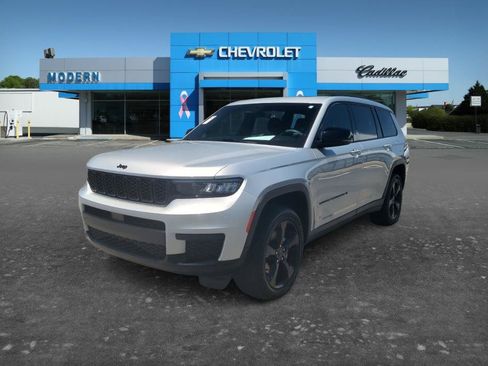 Used 2023 Jeep Grand Cherokee L Altitude AWD/4WD image 1