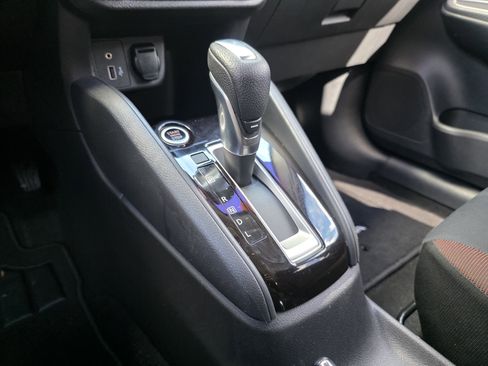 Used 2020 Nissan Versa SR w/ Convenience Package image 20