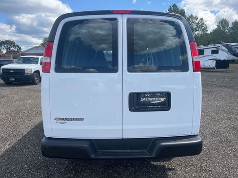 New 2025 Chevrolet Express 3500 Work Van w/ Driver Convenience Package image 4